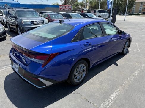 Used 2024 Hyundai Elantra SEL FWD image 6