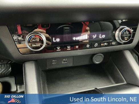 Used 2023 Mitsubishi Outlander SE image 12