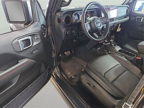 New 2026 Jeep Gladiator Rubicon w/ Steel Bumper Group image 13