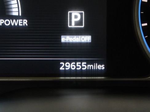 Used 2020 Nissan Leaf SV w/ SV Technology Package image 5