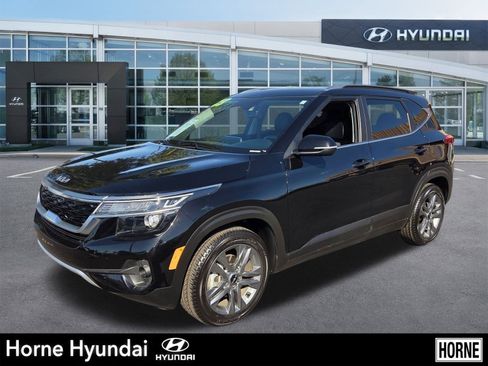 Used 2023 Kia Seltos S image 1