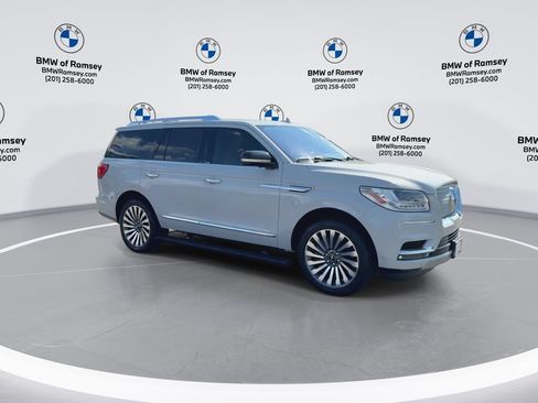 Used 2019 Lincoln Navigator Reserve AWD/4WD image 2