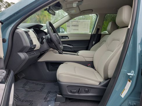 New 2026 Nissan Pathfinder SL FWD image 22