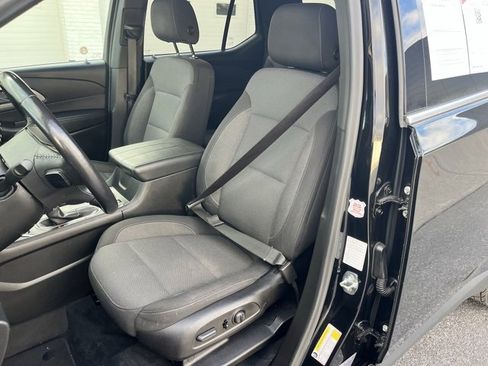 Used 2022 Chevrolet Traverse LT image 14