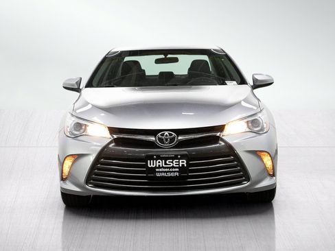 Used 2017 Toyota Camry LE FWD image 8