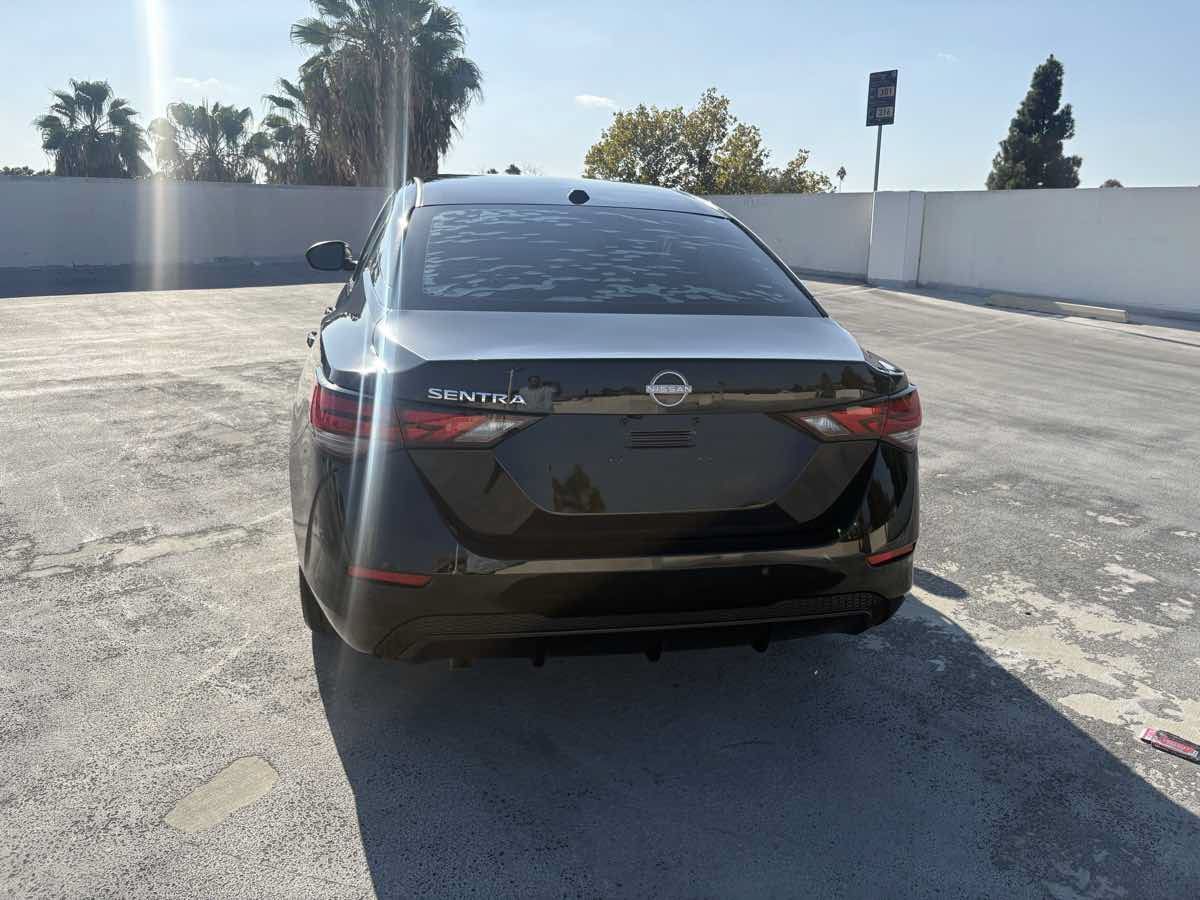 Used 2025 Nissan Sentra SV FWD image 8