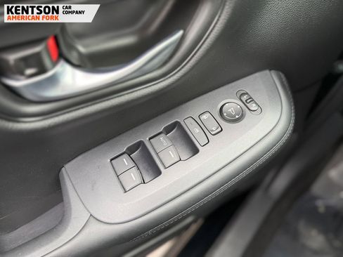 Used 2025 Honda HR-V LX image 24