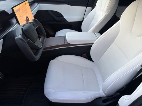 Used 2023 Tesla Model X AWD/4WD image 11