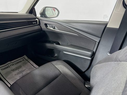 Used 2025 Toyota Camry LE image 27