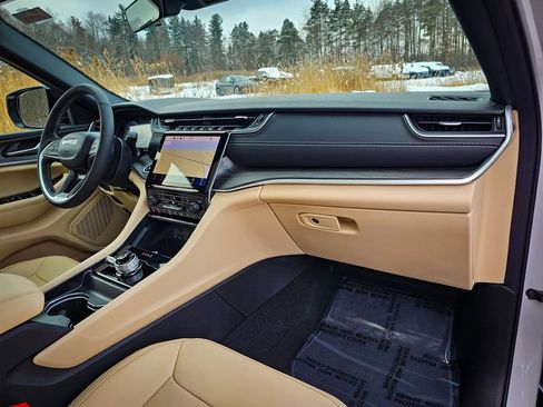 New 2025 Jeep Grand Cherokee Limited image 46