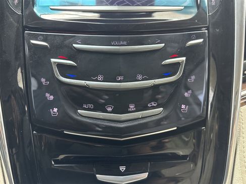 Used 2015 Cadillac Escalade Premium image 28