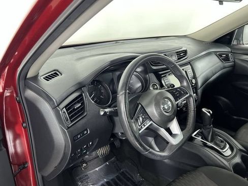 Used 2020 Nissan Rogue SV FWD image 10