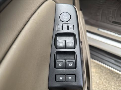 Used 2017 GMC Yukon SLT RWD image 12