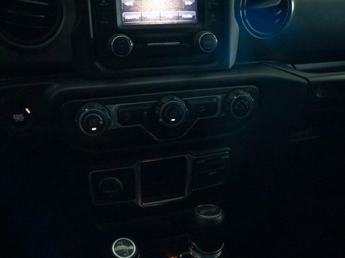 Used 2020 Jeep Wrangler Unlimited Sport image 31