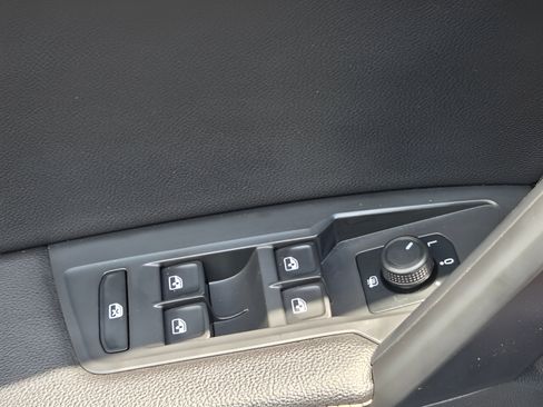 Certified 2023 Volkswagen Tiguan S FWD image 28