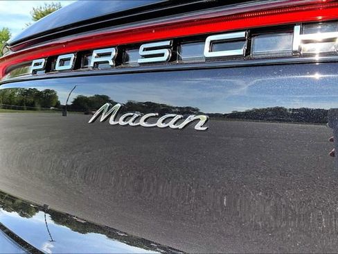Used 2026 Porsche Macan AWD/4WD image 23