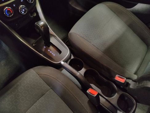 Used 2020 Chevrolet Trax LS image 26