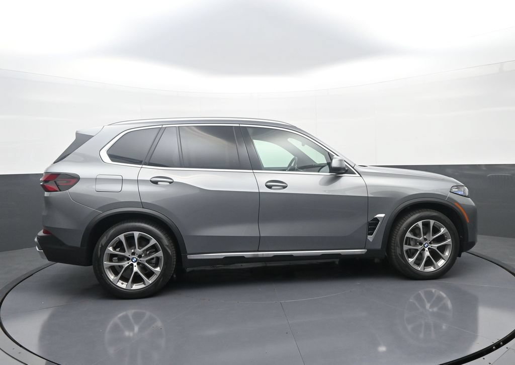 New 2026 BMW X5 xDrive40i w/ Climate Comfort Package AWD/4WD image 8