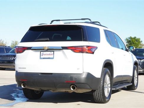 Used 2023 Chevrolet Traverse LT image 9