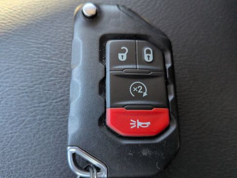 Used 2023 Jeep Wrangler Unlimited Sahara w/ Cold Weather Group AWD/4WD image 30
