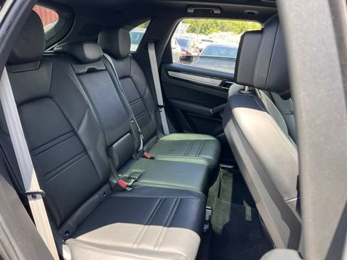 Used 2022 Porsche Cayenne Platinum Edition AWD/4WD image 30
