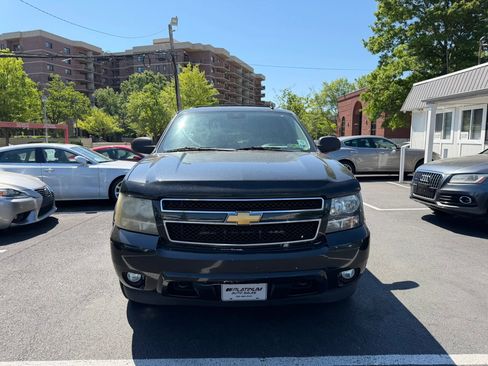 Used 2012 Chevrolet Tahoe LT w/ Luxury Package AWD/4WD image 3