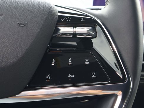 Used 2025 Cadillac Escalade ESV Premium Luxury w/ LPO, Floor Liner Package image 35