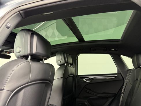 Certified 2026 Porsche Macan AWD/4WD image 16