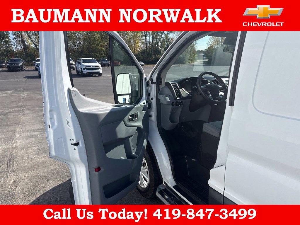Used 2015 Ford Transit 250 130 Low Roof w/ Exterior Upgrade Package RWD image 9