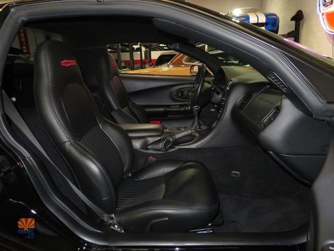 Used 2001 Chevrolet Corvette Z06 w/ Memory Pkg RWD image 6