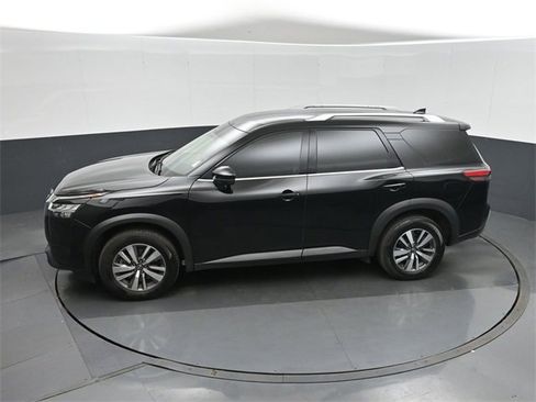 Used 2023 Nissan Pathfinder SL image 39
