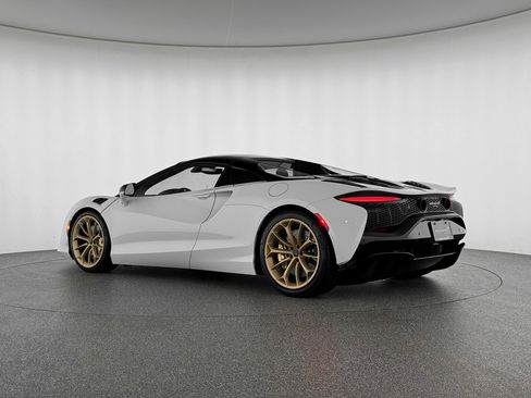 New 2026 McLaren Artura Spider image 3