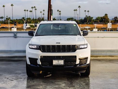 New 2025 Jeep Grand Cherokee L Altitude image 3