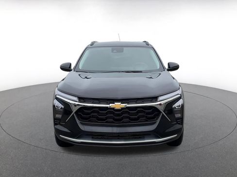 Used 2025 Chevrolet Trax LT w/ LT Convenience Package image 4