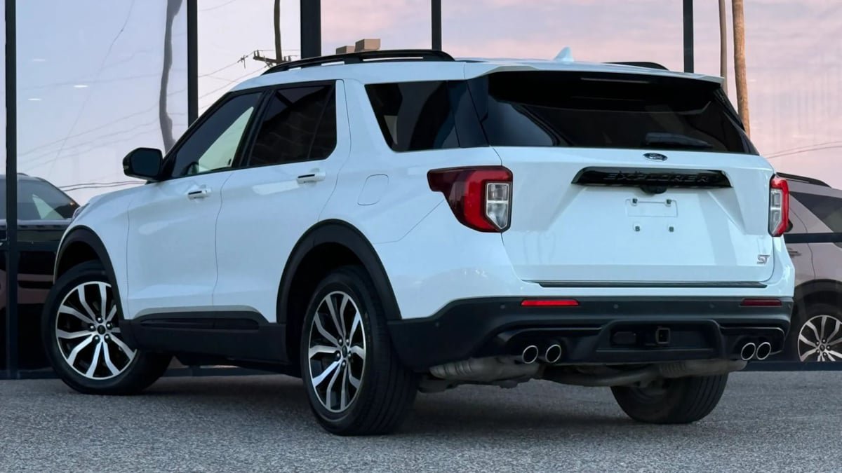 Used 2020 Ford Explorer ST w/ Premium Technology Package AWD/4WD image 7