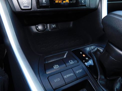 Used 2019 Toyota RAV4 XLE w/ Convenience Package image 36