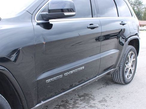 Used 2018 Jeep Grand Cherokee Limited image 46