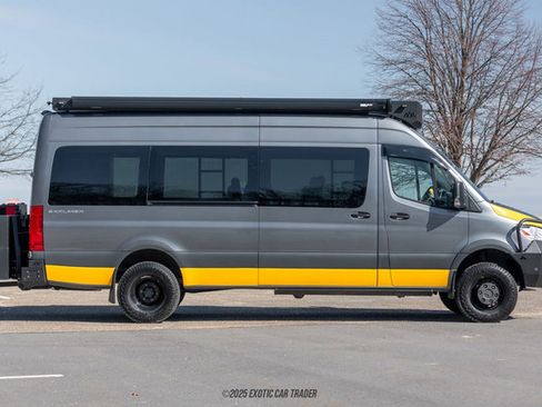 Used 2022 Mercedes-Benz Sprinter 3500 image 9