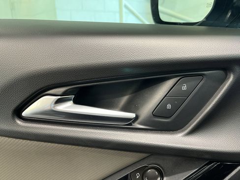 New 2026 Chevrolet Equinox LT w/ Convenience Package II FWD image 28