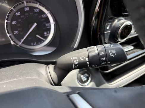 Used 2022 Toyota Highlander XSE AWD/4WD image 17