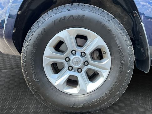 Used 2016 Toyota 4Runner SR5 AWD/4WD image 14