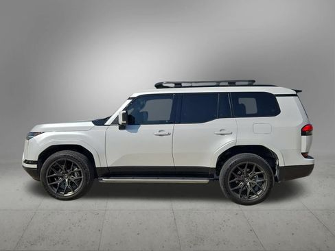 Used 2024 Lexus GX 550 w/ Accessory Package (31) AWD/4WD image 3