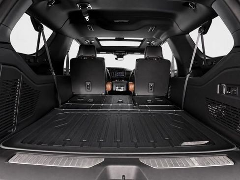 Used 2023 GMC Yukon XL Denali Ultimate w/ LPO, Floor Liner Package AWD/4WD image 11