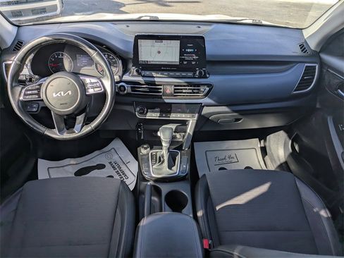 Used 2023 Kia Seltos S w/ Navigation Package image 13