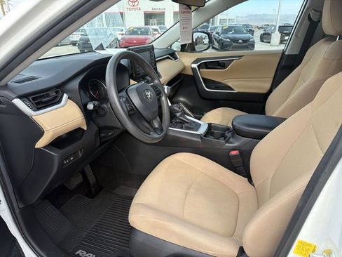 Certified 2021 Toyota RAV4 LE FWD image 24