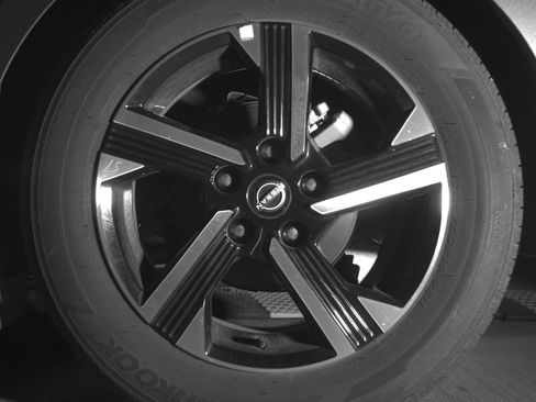 Used 2025 Nissan Sentra SV image 14