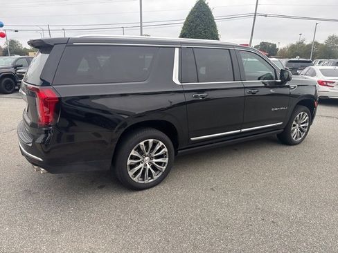 Used 2022 GMC Yukon XL Denali w/ Denali Ultimate Package image 5
