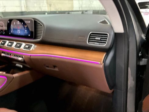 Used 2024 Mercedes-Benz GLS 450 4MATIC image 18