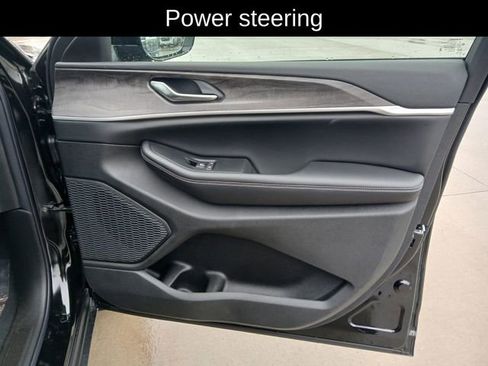 New 2025 Jeep Grand Cherokee L Limited w/ Luxury Tech Group II image 17