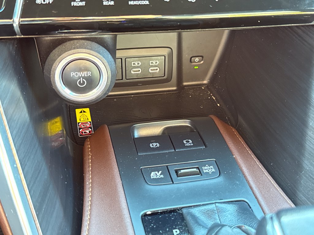Used 2023 Toyota Venza XLE AWD/4WD image 26